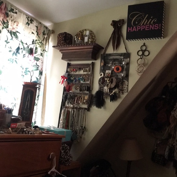 Meet Your Stylist, Lisa - Picture 5 of 12